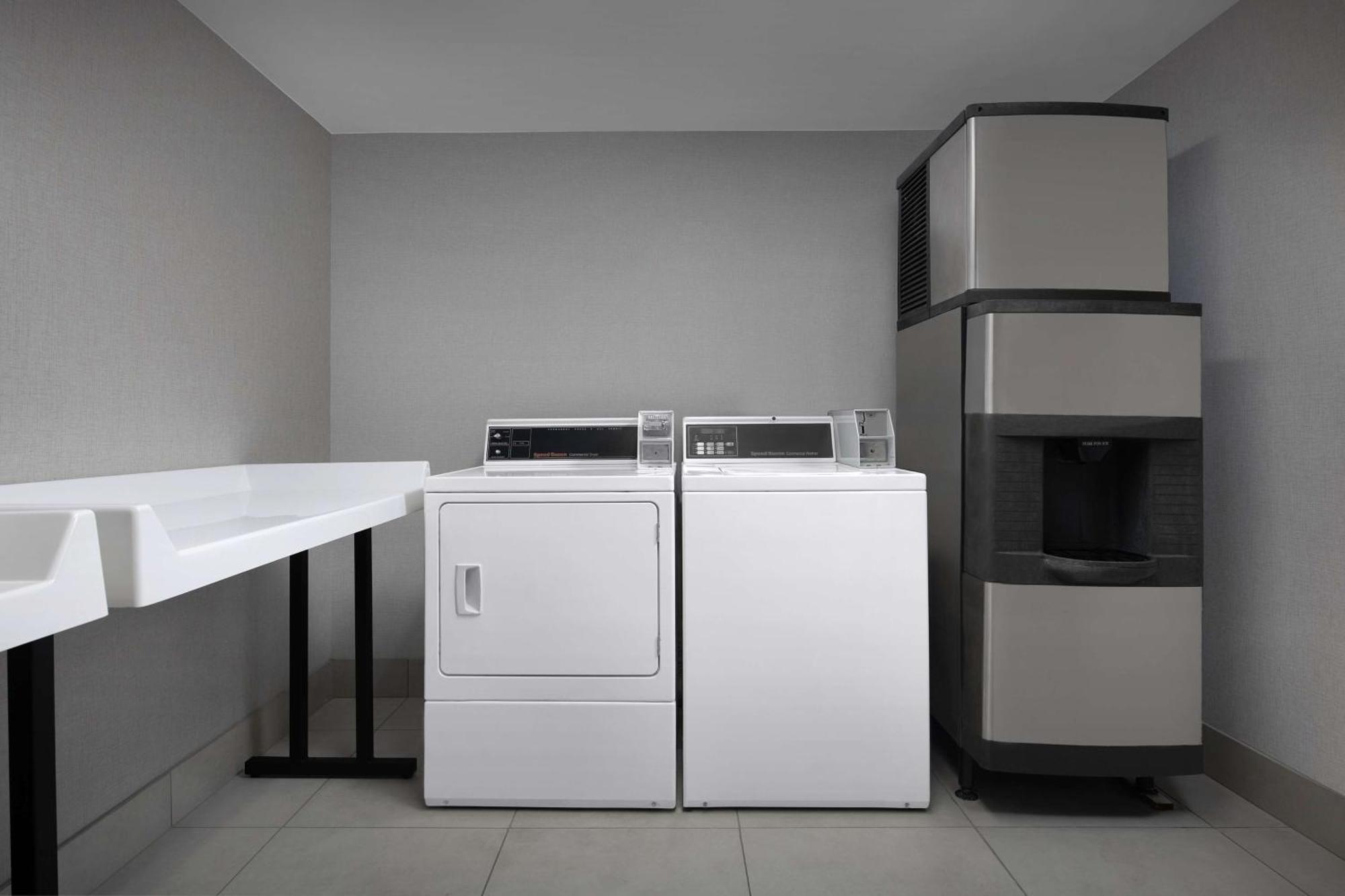 Hilton Garden Inn West Lafayette Wabash Landing Bagian luar foto