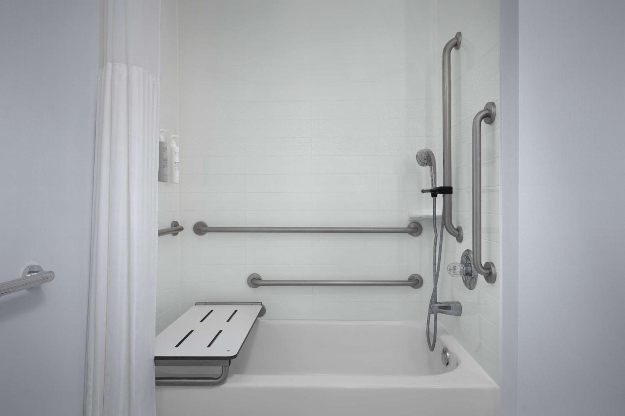 Hilton Garden Inn West Lafayette Wabash Landing Bagian luar foto