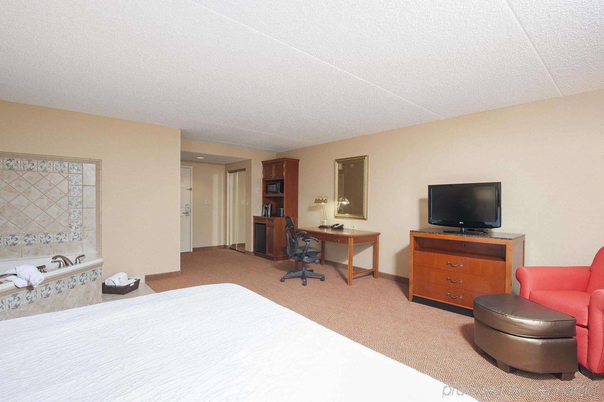 Hilton Garden Inn West Lafayette Wabash Landing Bagian luar foto